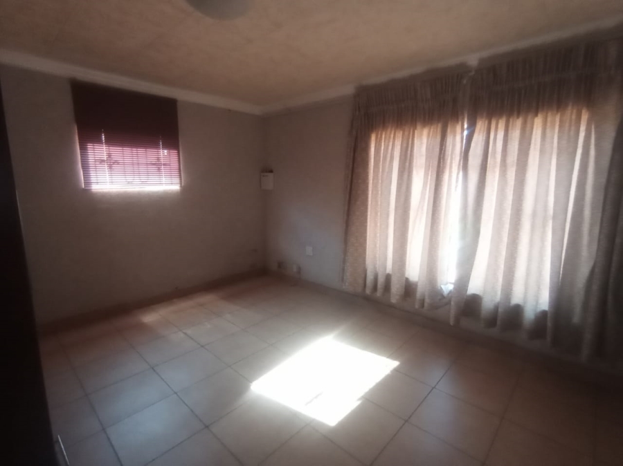 To Let 4 Bedroom Property for Rent in Soshanguve BB Gauteng