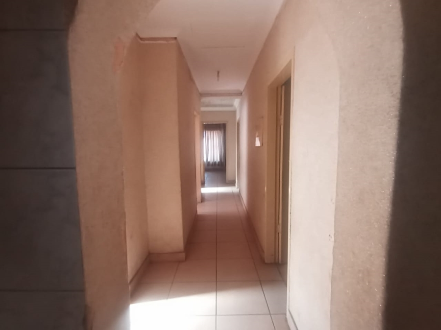 To Let 4 Bedroom Property for Rent in Soshanguve BB Gauteng