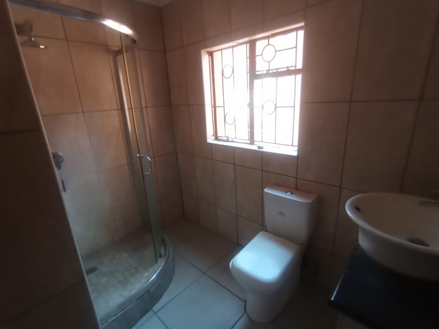 To Let 4 Bedroom Property for Rent in Soshanguve BB Gauteng