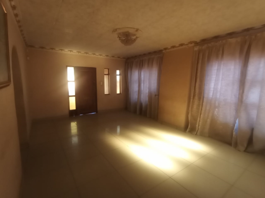 To Let 4 Bedroom Property for Rent in Soshanguve BB Gauteng