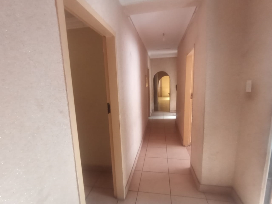 To Let 4 Bedroom Property for Rent in Soshanguve BB Gauteng