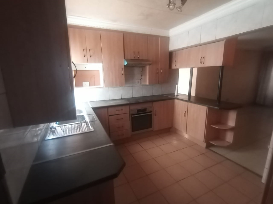 To Let 4 Bedroom Property for Rent in Soshanguve BB Gauteng