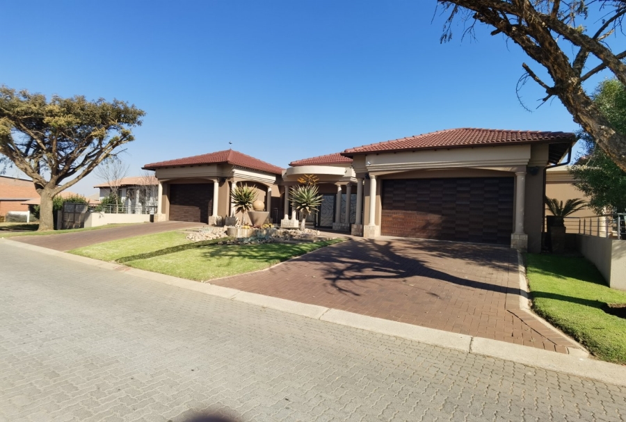 8 Bedroom Property for Sale in Kungwini Country Estate Gauteng