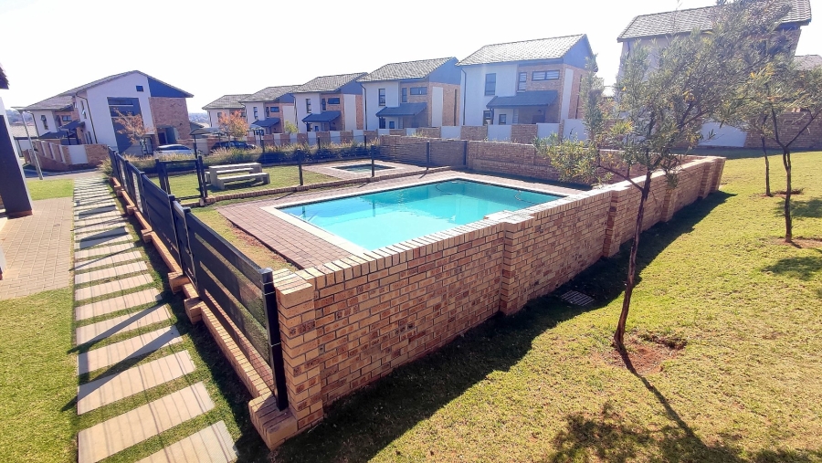 2 Bedroom Property for Sale in Amberfield Gauteng