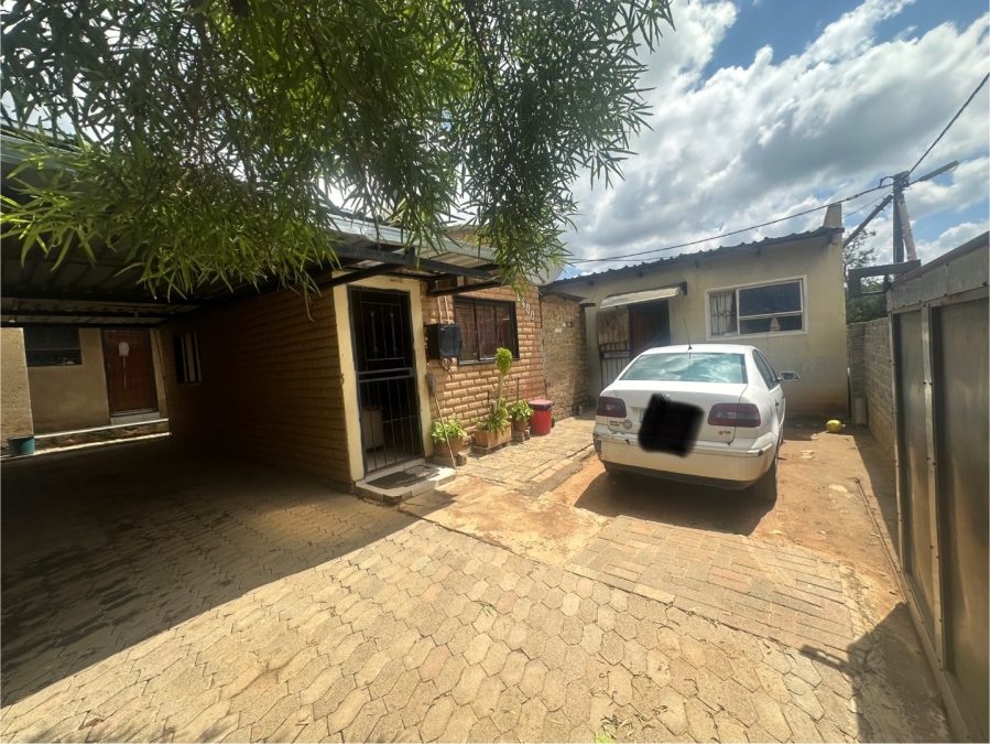 7 Bedroom Property for Sale in Cosmo City Gauteng