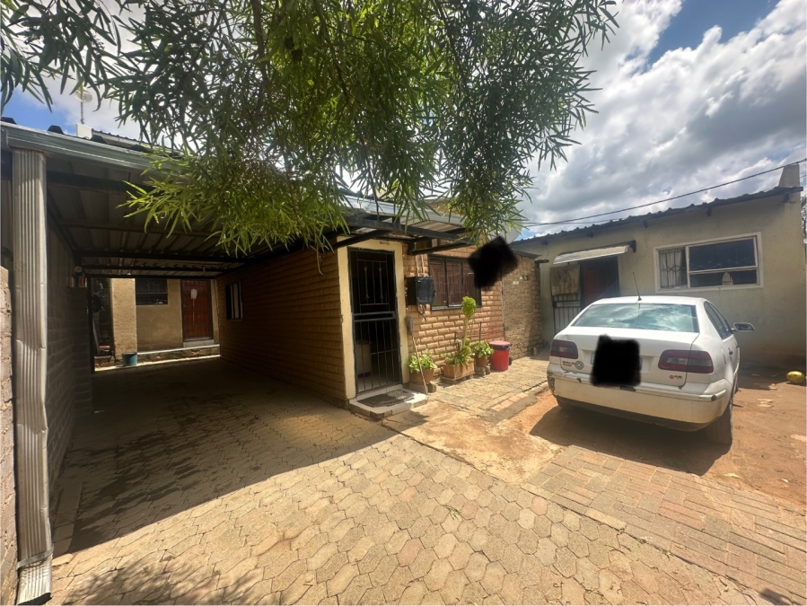 7 Bedroom Property for Sale in Cosmo City Gauteng