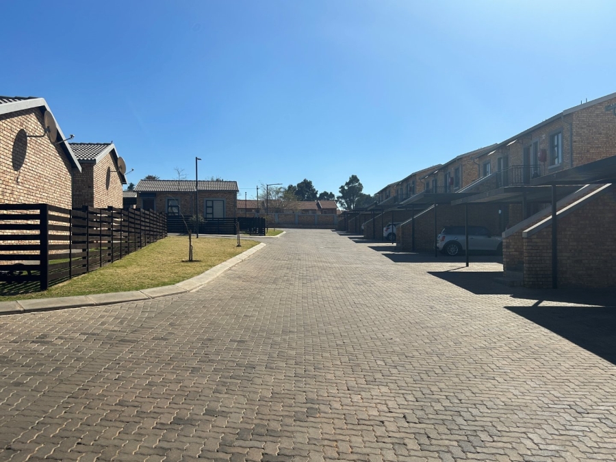  Bedroom Property for Sale in Groblerpark Gauteng