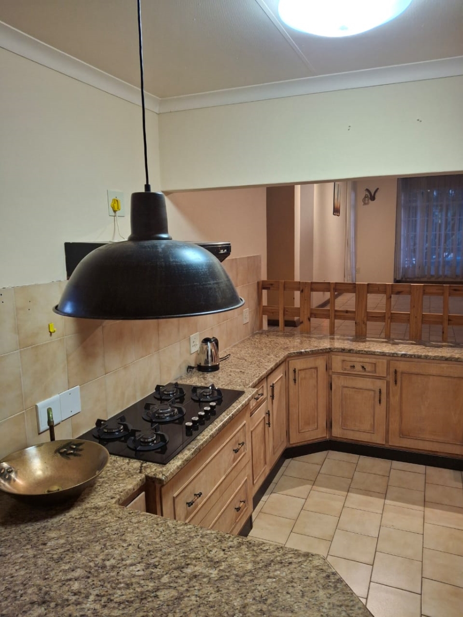 4 Bedroom Property for Sale in Faerie Glen Gauteng