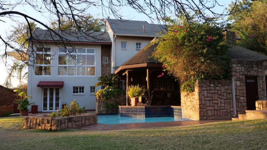 4 Bedroom Property for Sale in Faerie Glen Gauteng