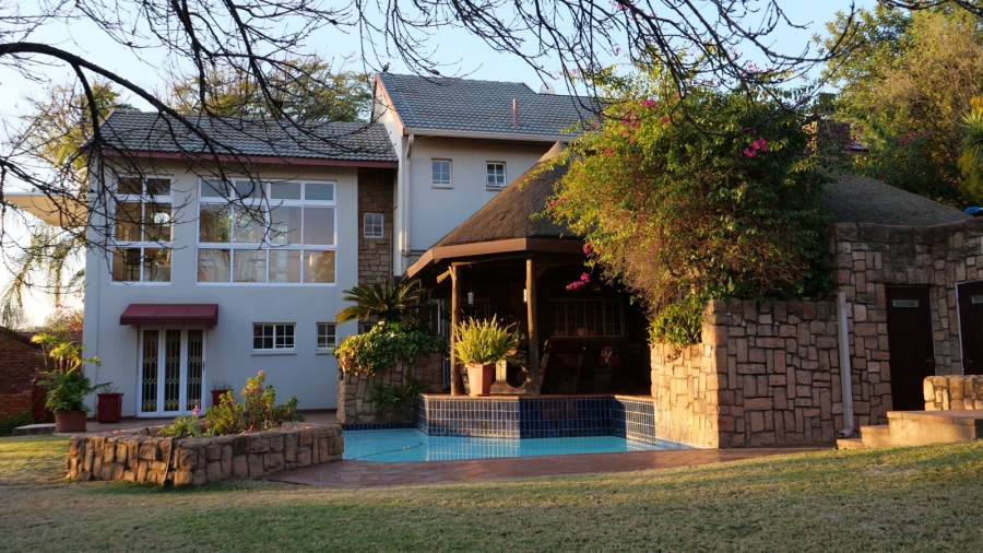 4 Bedroom Property for Sale in Faerie Glen Gauteng