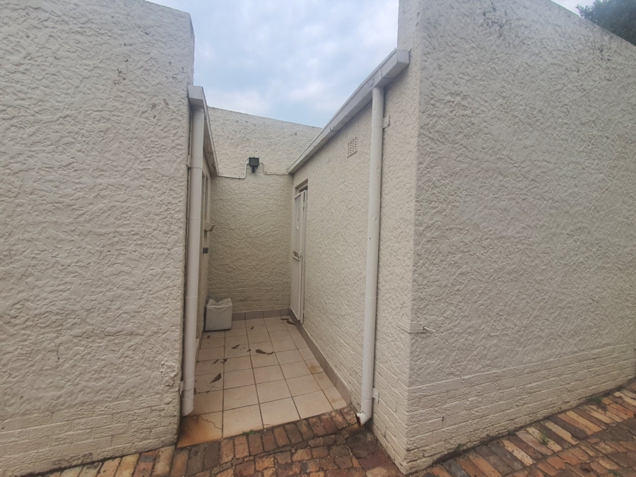 5 Bedroom Property for Sale in Berario Gauteng
