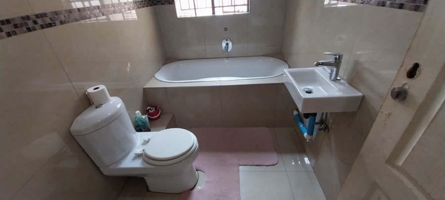 4 Bedroom Property for Sale in The Orchards Gauteng