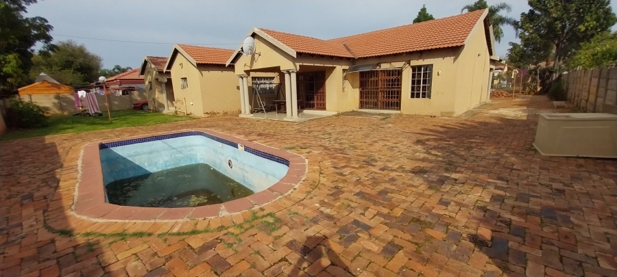 4 Bedroom Property for Sale in The Orchards Gauteng