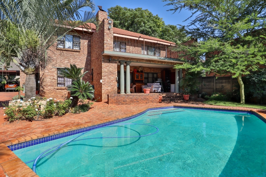 5 Bedroom Property for Sale in Florauna Gauteng