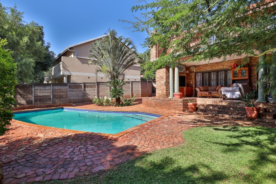 5 Bedroom Property for Sale in Florauna Gauteng