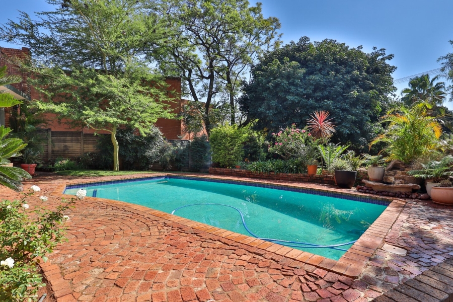 5 Bedroom Property for Sale in Florauna Gauteng