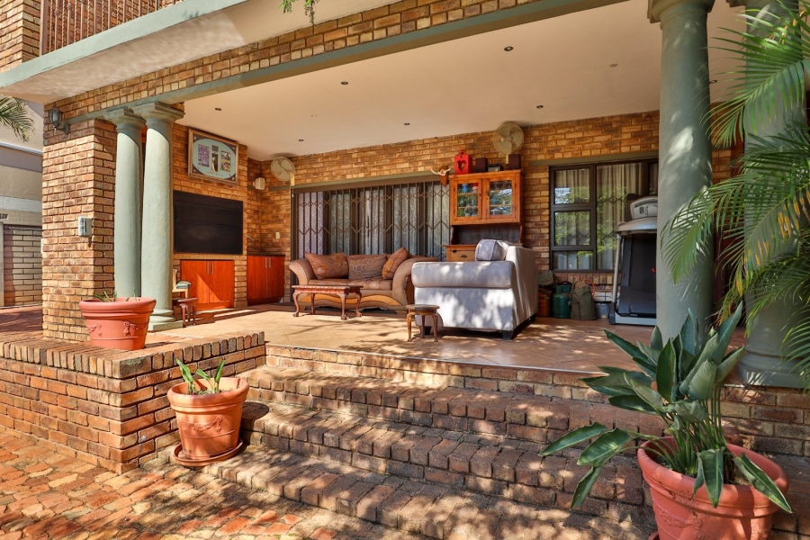 5 Bedroom Property for Sale in Florauna Gauteng