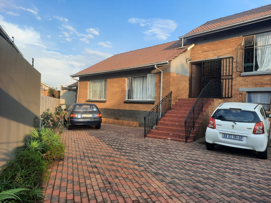 3 Bedroom Property for Sale in Towerby Gauteng