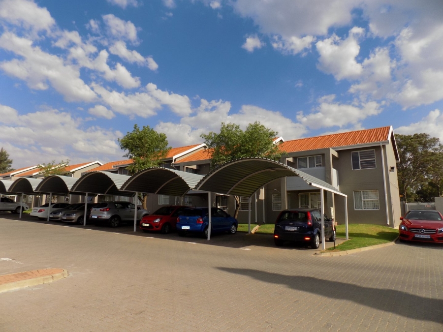To Let 2 Bedroom Property for Rent in Ormonde Gauteng