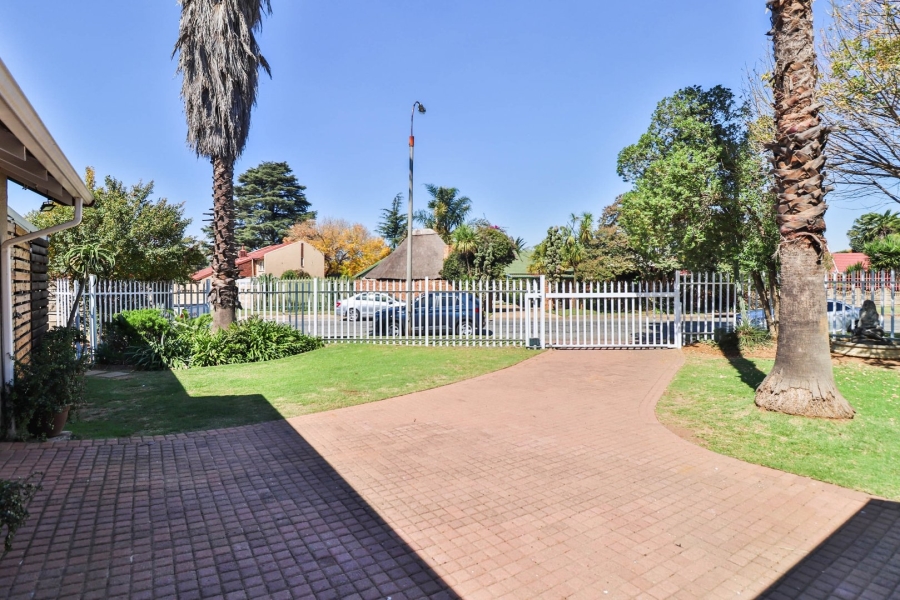 3 Bedroom Property for Sale in Bonaero Park Gauteng