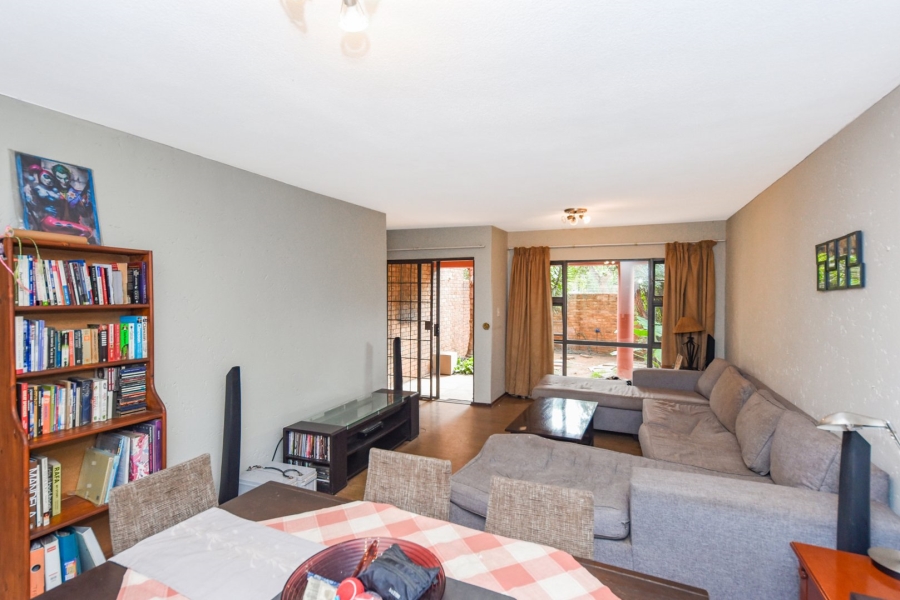 2 Bedroom Property for Sale in Hurlingham Gauteng