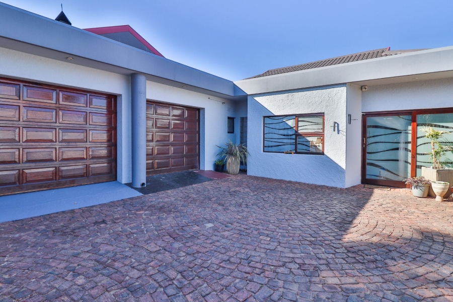 4 Bedroom Property for Sale in Birchleigh Gauteng