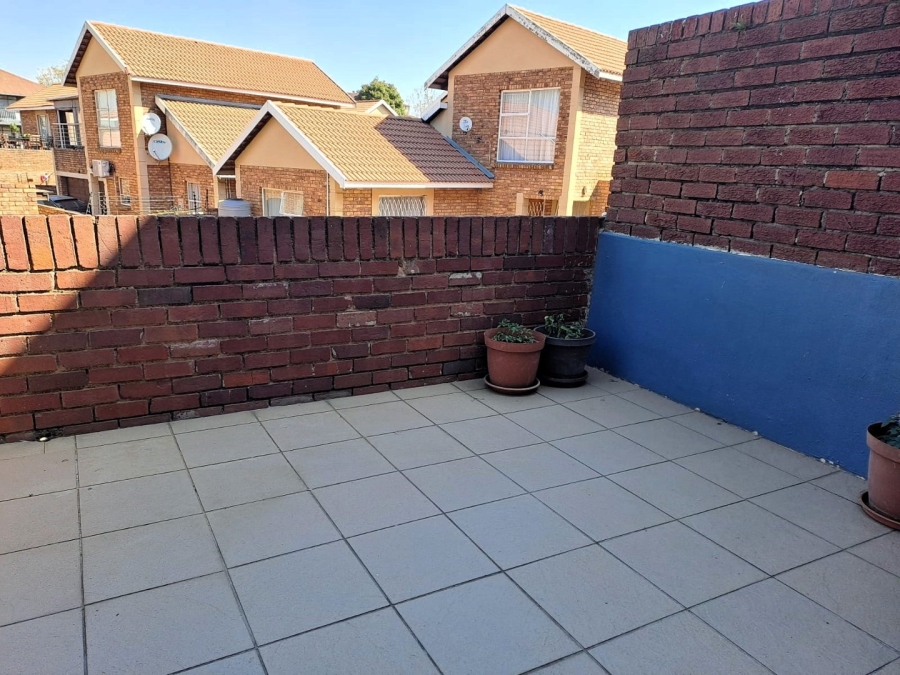 1 Bedroom Property for Sale in Edleen Gauteng