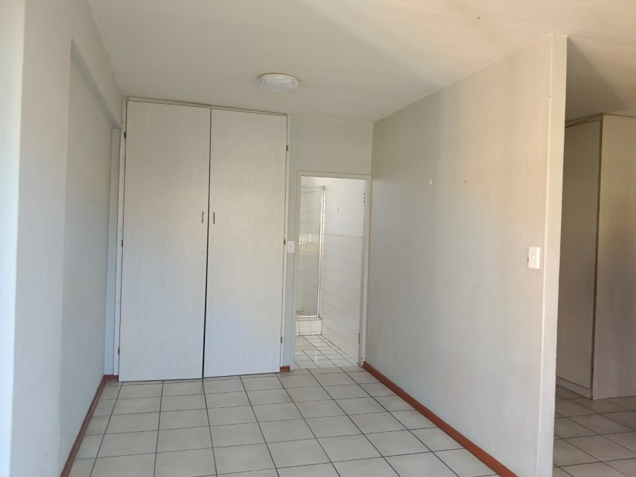 1 Bedroom Property for Sale in Sunnyside Gauteng