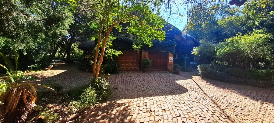 8 Bedroom Property for Sale in Flora Park Gauteng