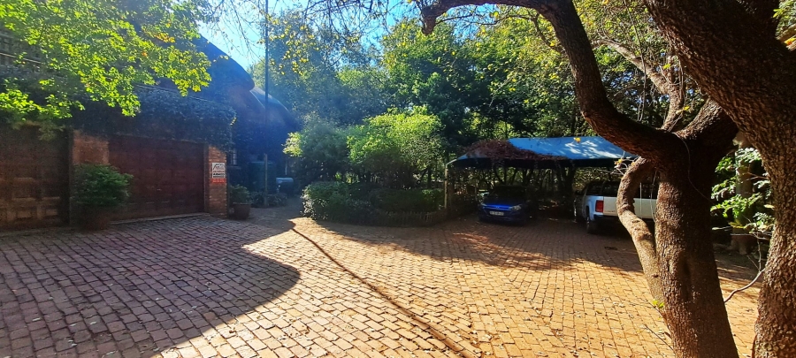 8 Bedroom Property for Sale in Flora Park Gauteng