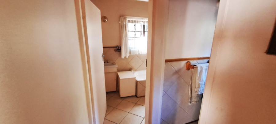 8 Bedroom Property for Sale in Flora Park Gauteng