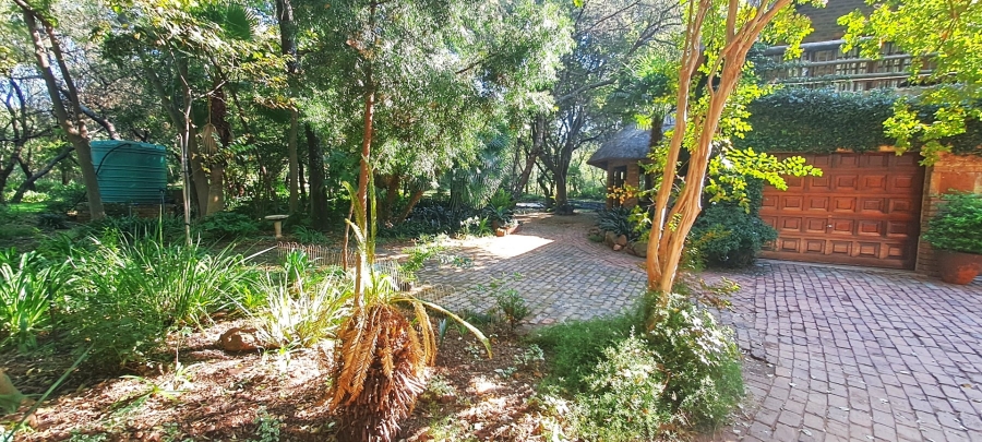 8 Bedroom Property for Sale in Flora Park Gauteng