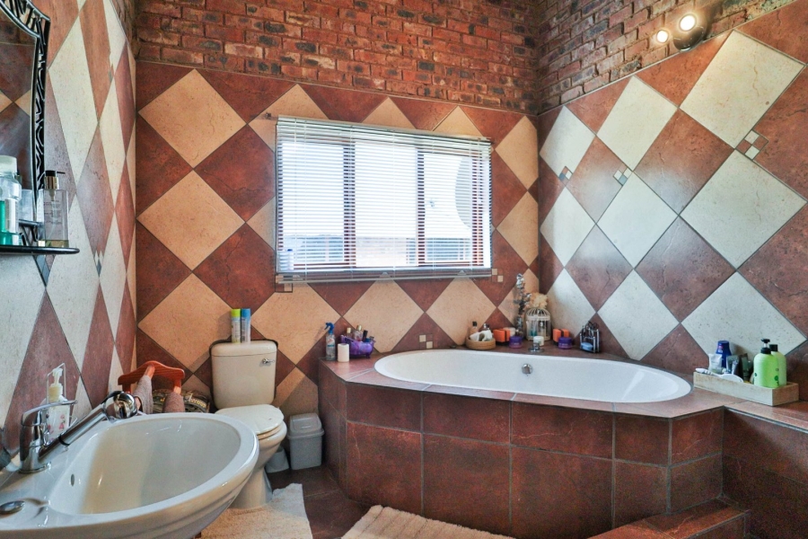  Bedroom Property for Sale in Dinokeng Game Reserve Gauteng