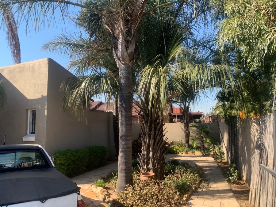 3 Bedroom Property for Sale in Bonaero Park Gauteng