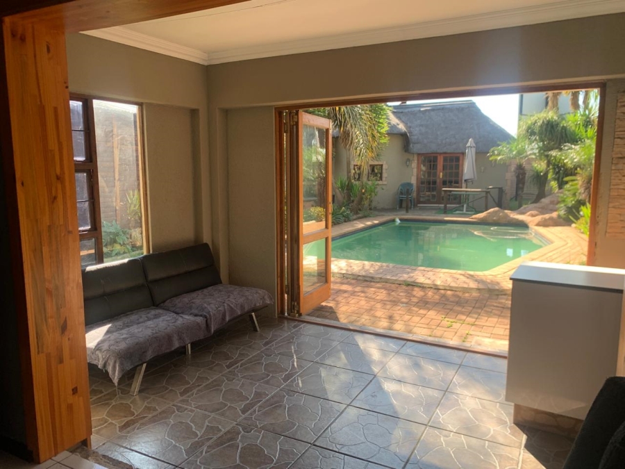 3 Bedroom Property for Sale in Bonaero Park Gauteng