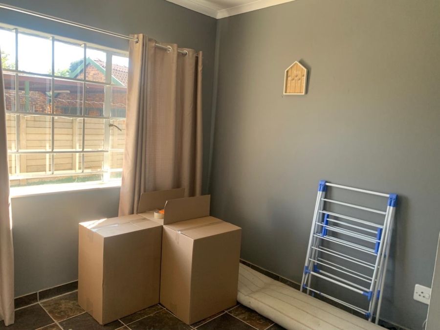 3 Bedroom Property for Sale in Bonaero Park Gauteng