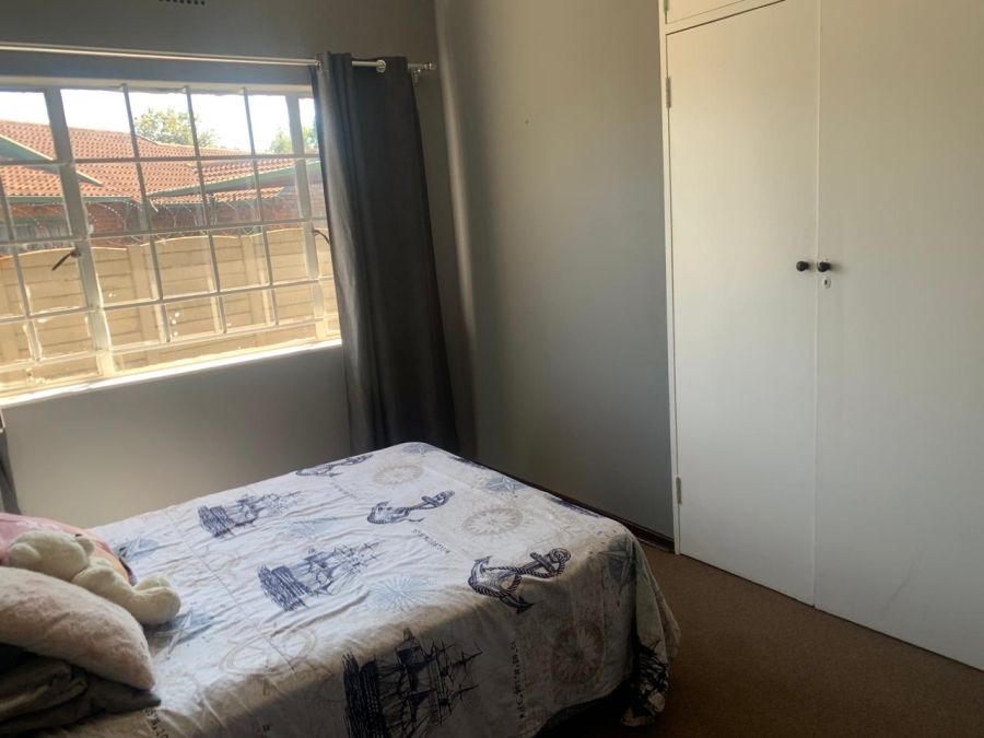 3 Bedroom Property for Sale in Bonaero Park Gauteng