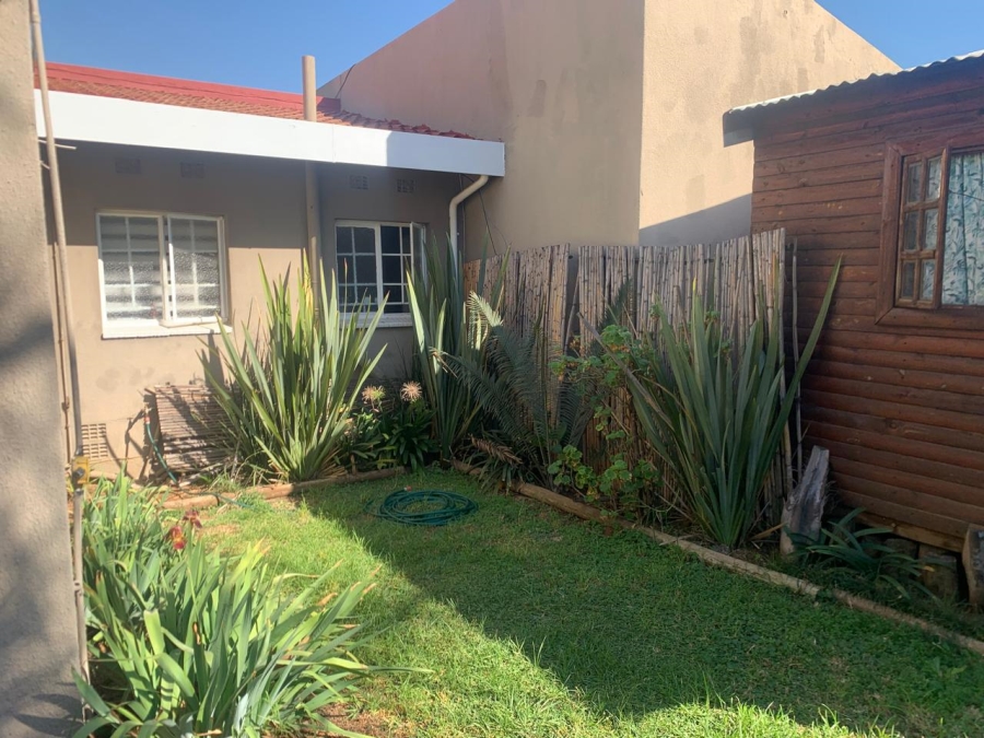 3 Bedroom Property for Sale in Bonaero Park Gauteng