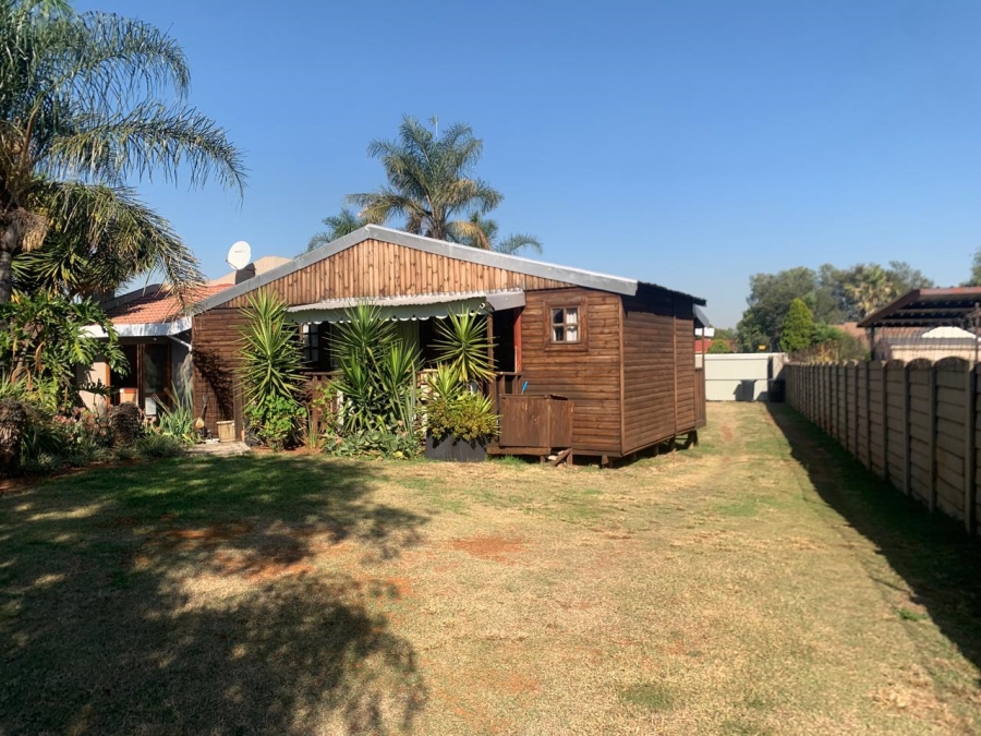 3 Bedroom Property for Sale in Bonaero Park Gauteng