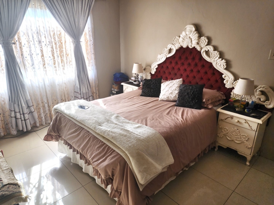 3 Bedroom Property for Sale in Newclare Gauteng