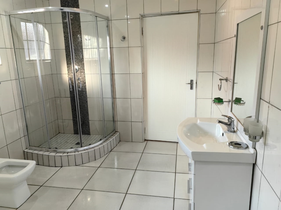 5 Bedroom Property for Sale in Elspark Gauteng