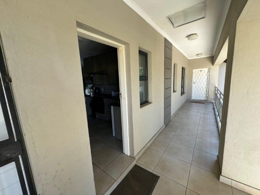 2 Bedroom Property for Sale in Goedeburg Gauteng