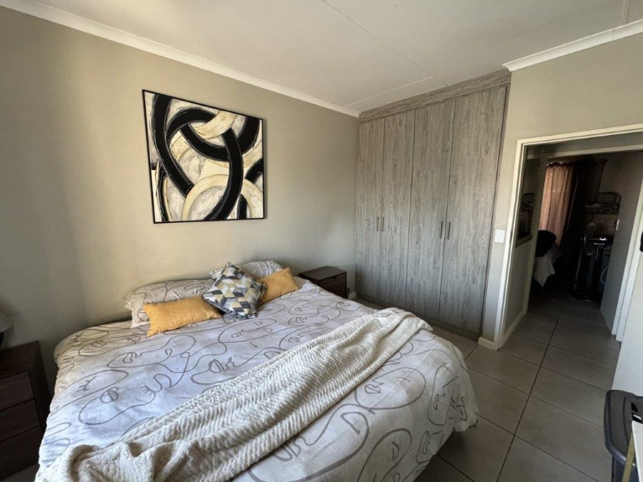 2 Bedroom Property for Sale in Goedeburg Gauteng