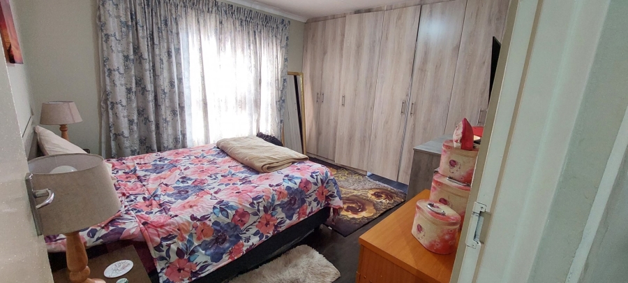 3 Bedroom Property for Sale in Lenasia South Gauteng