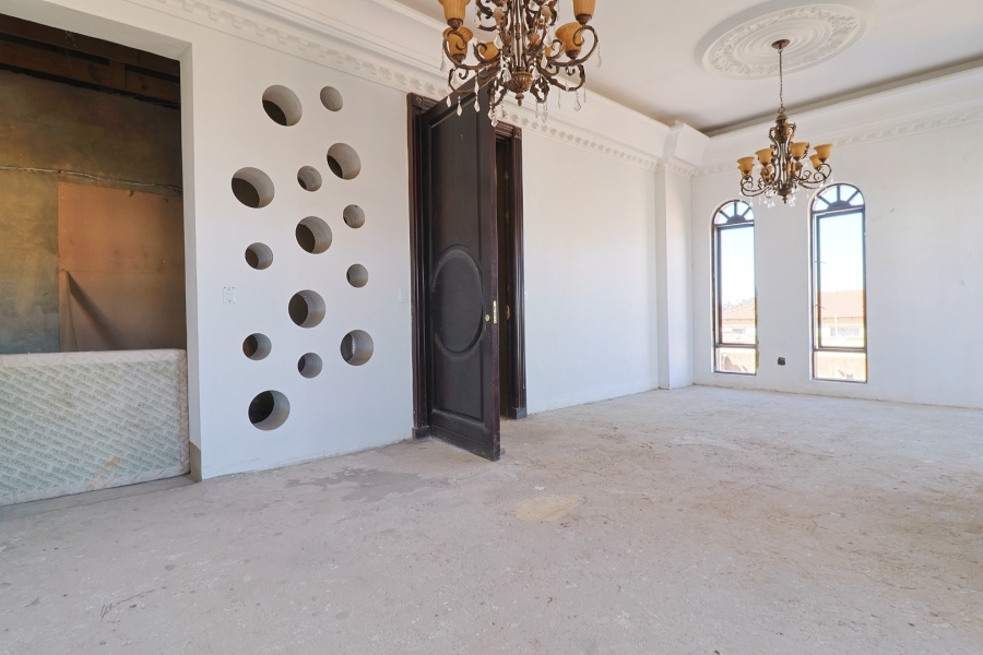 5 Bedroom Property for Sale in Ormonde Gauteng