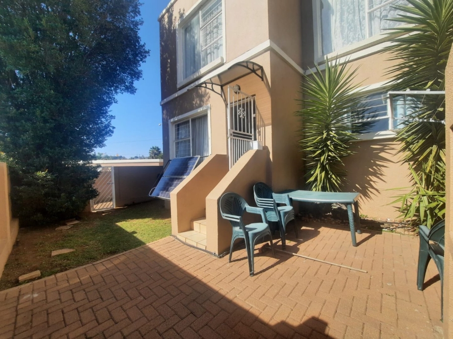 4 Bedroom Property for Sale in Radiokop Gauteng