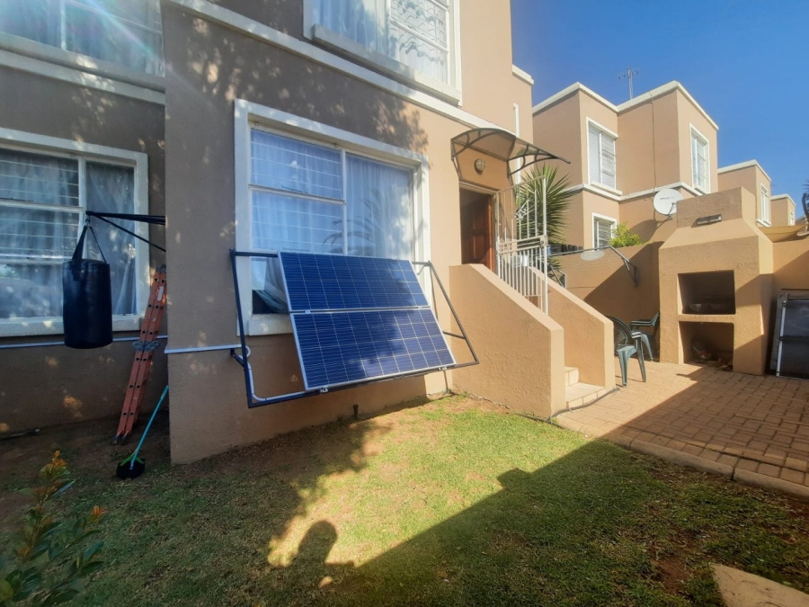 4 Bedroom Property for Sale in Radiokop Gauteng