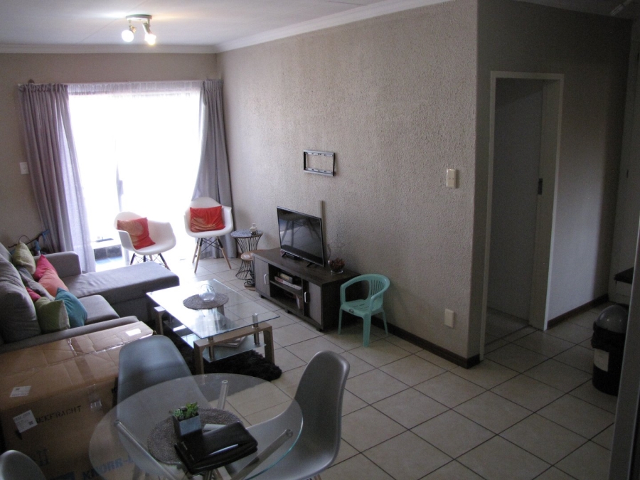 2 Bedroom Property for Sale in Hoogland Gauteng