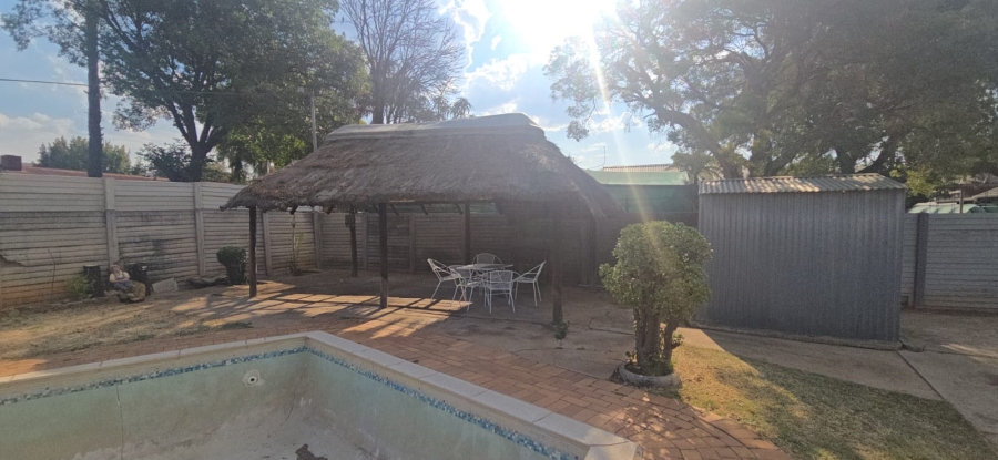 4 Bedroom Property for Sale in Dorandia Gauteng