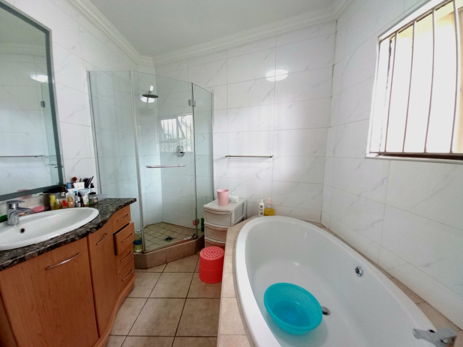 3 Bedroom Property for Sale in Edenvale Central Gauteng